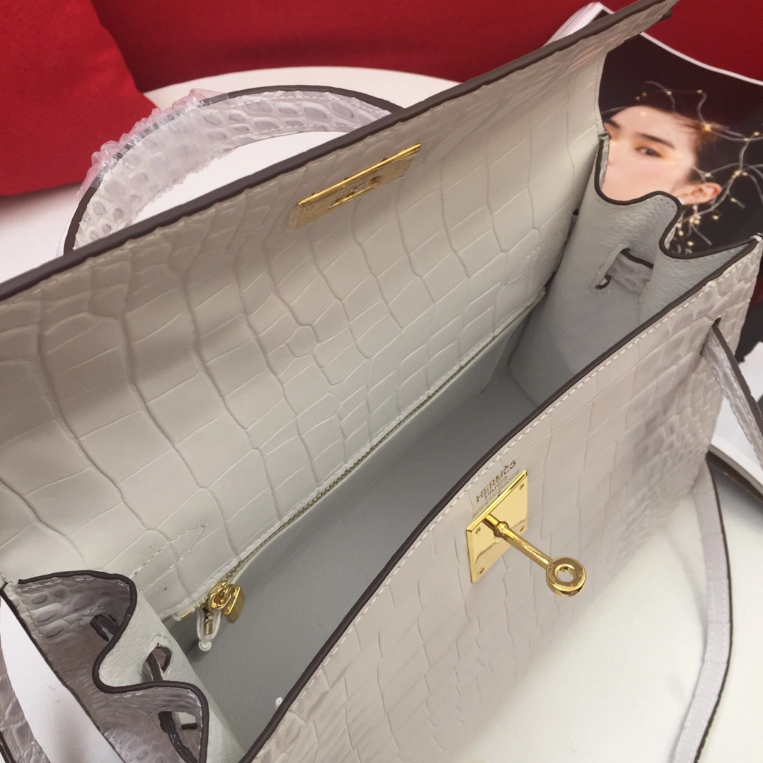 Trendsetting 1896 Hermes AAA Quality Handbags For Women
