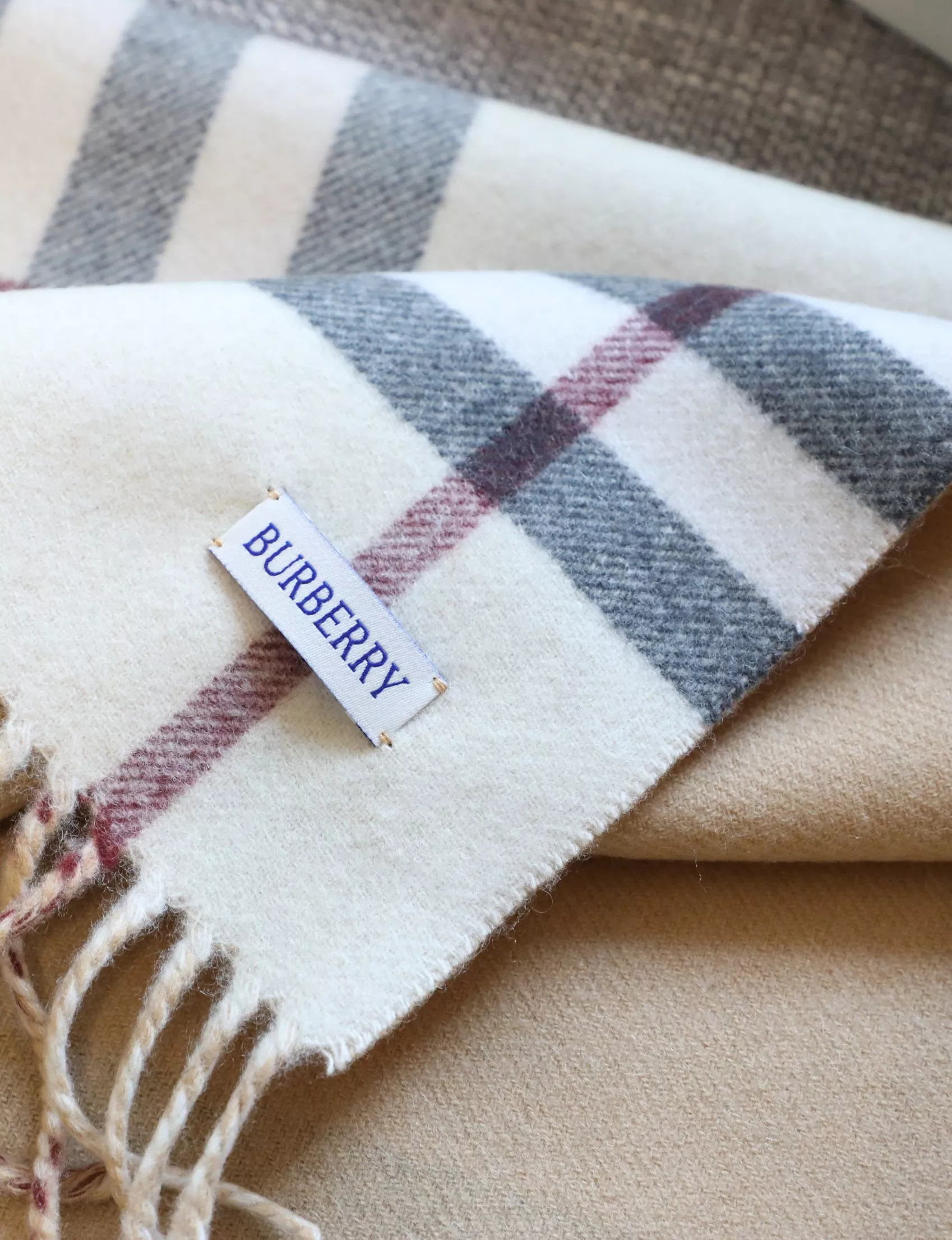 Trendsetting 1946 Burberry Scarf For Women