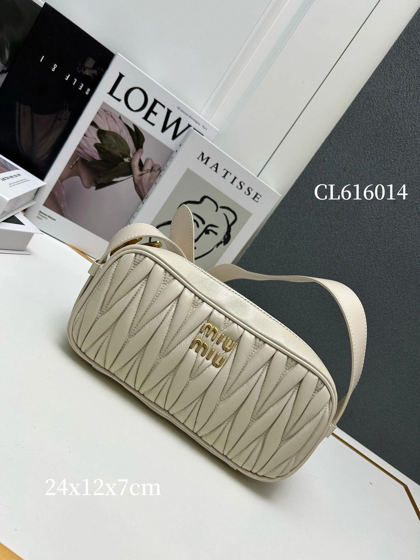 Trendsetting 2060 MIU MIU AAA Quality Messenger Bags For Women