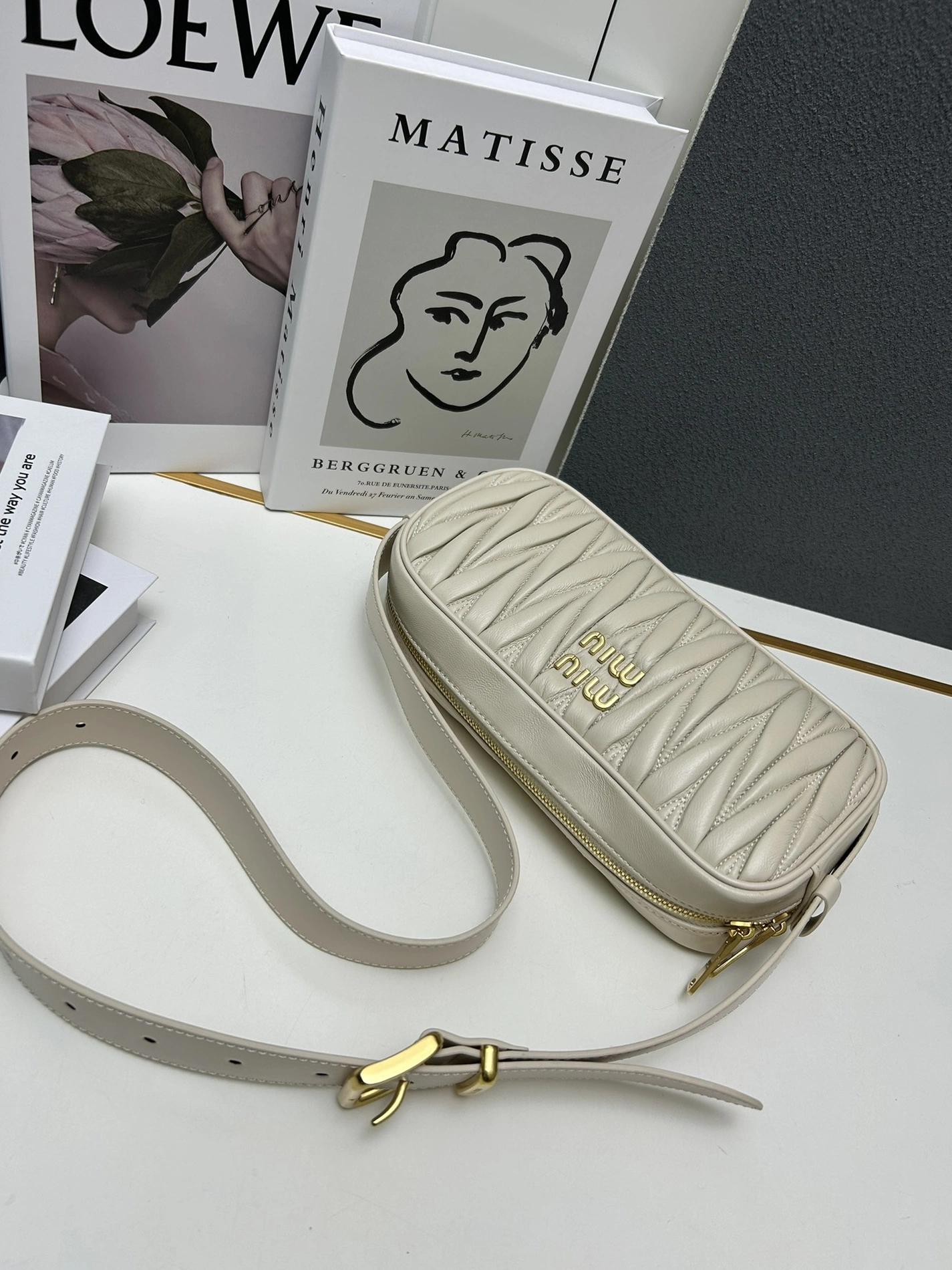 Trendsetting 2060 MIU MIU AAA Quality Messenger Bags For Women