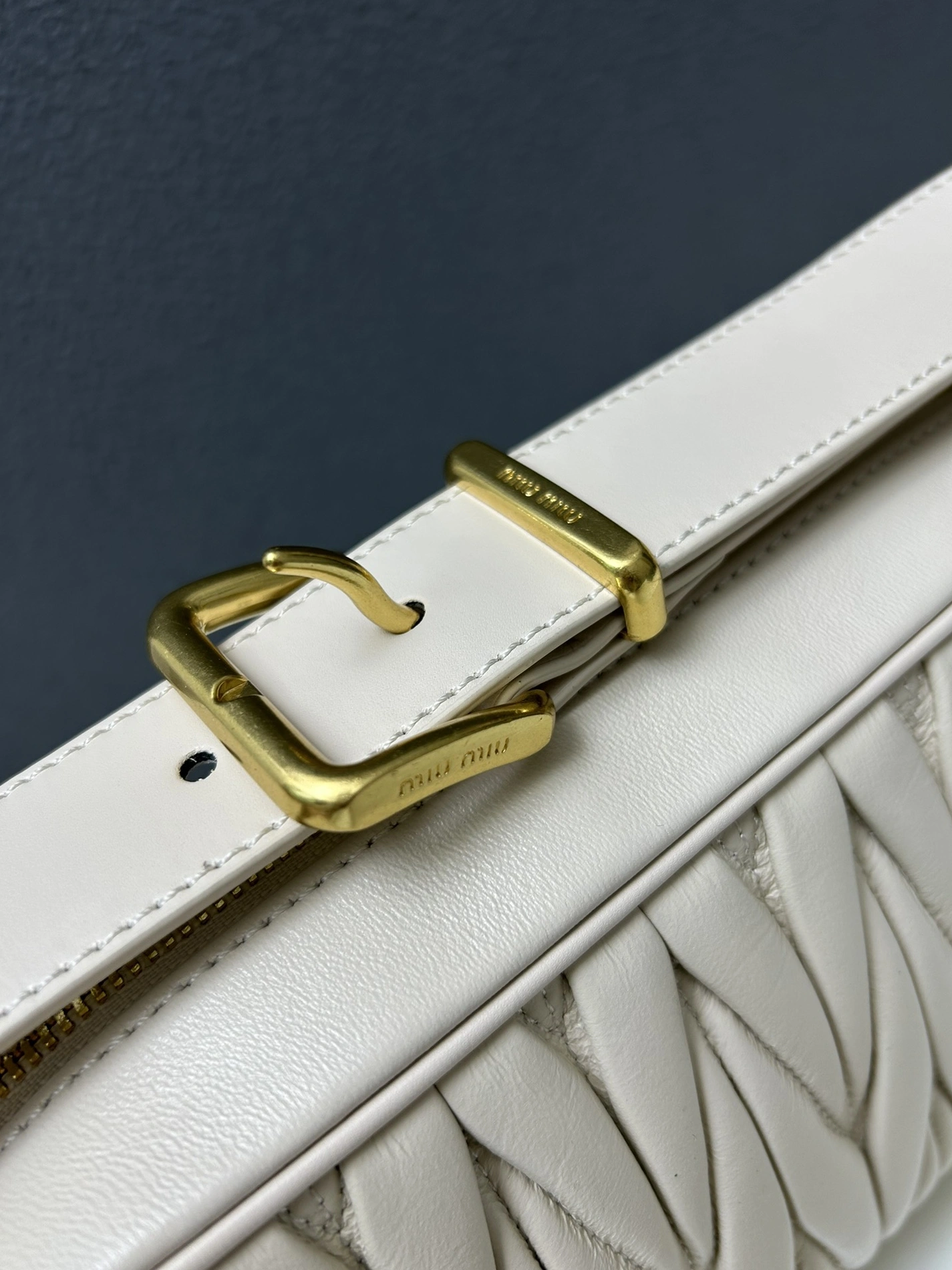 Trendsetting 2060 MIU MIU AAA Quality Messenger Bags For Women