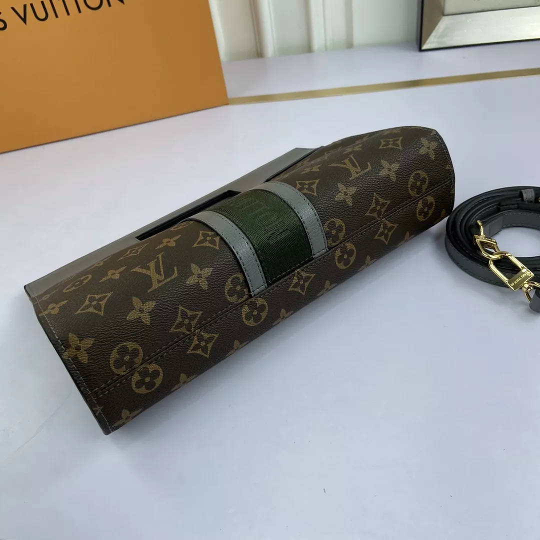 Trendsetting 2143 Louis Vuitton AAA Quality Messenger Bags For Women