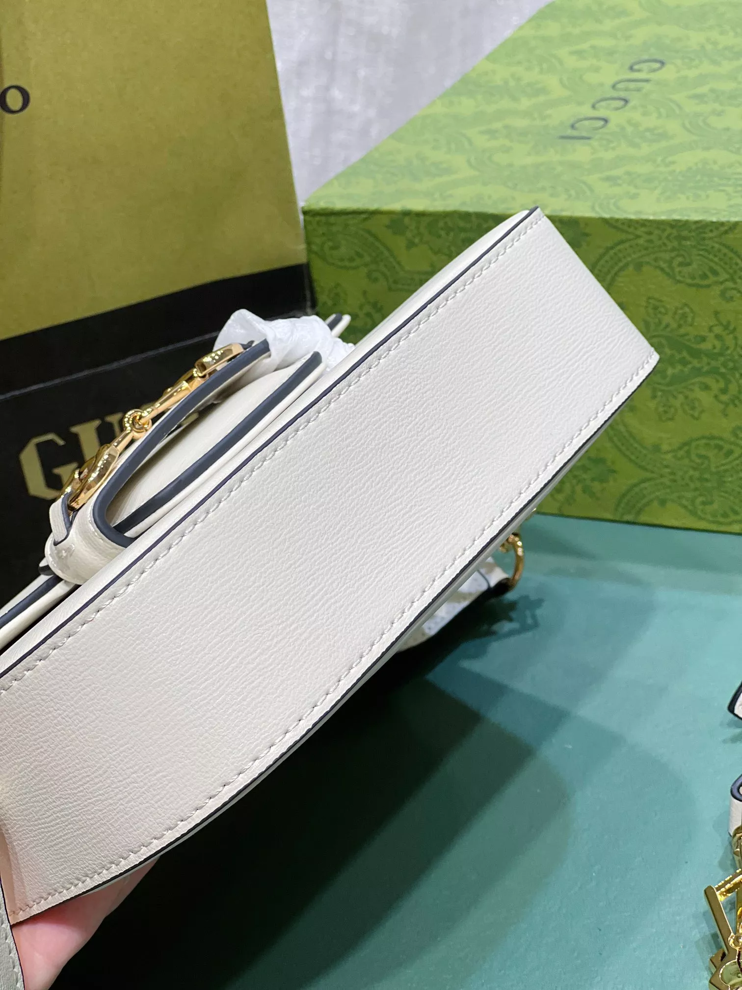 Trendsetting 2291 Gucci AAA Quality Messenger Bags For Women