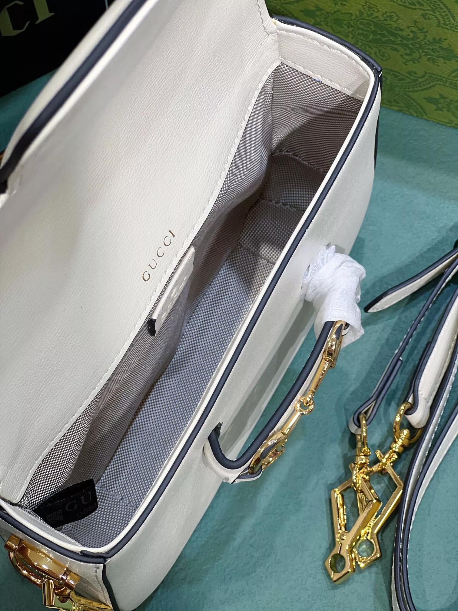 Trendsetting 2291 Gucci AAA Quality Messenger Bags For Women