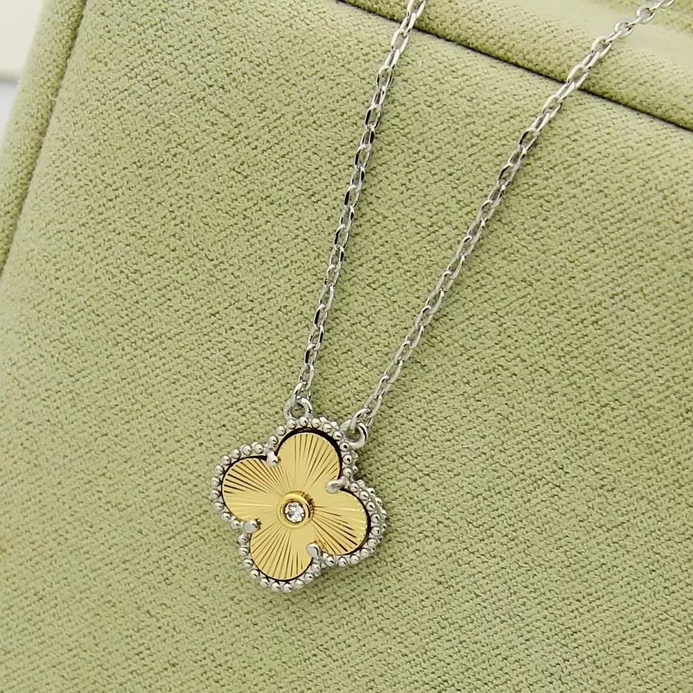 Trendsetting 2321 Van Cleef & Arpels Jewelry Set For Women