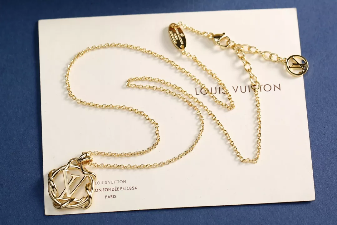 Trendsetting 2538 Louis Vuitton Necklaces