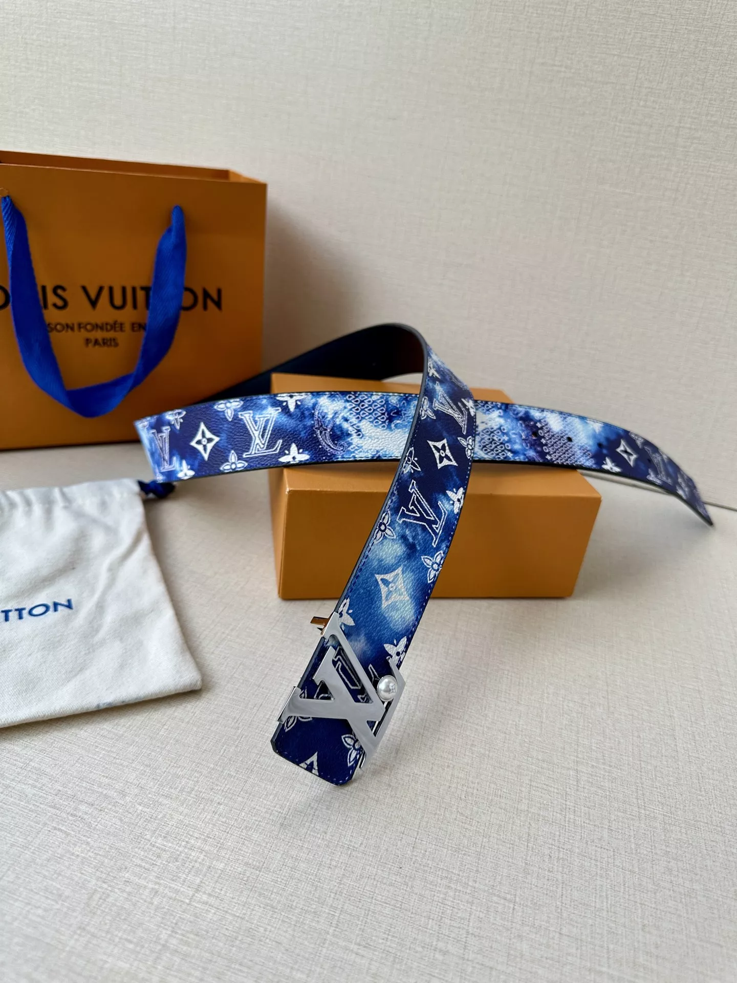 Trendsetting 2615 Louis Vuitton AAA Quality Belts In 4.0cm For Unisex