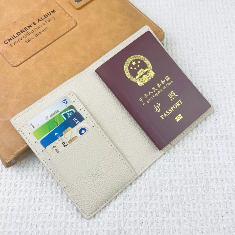 Trendsetting 2912 Hermes Card Case