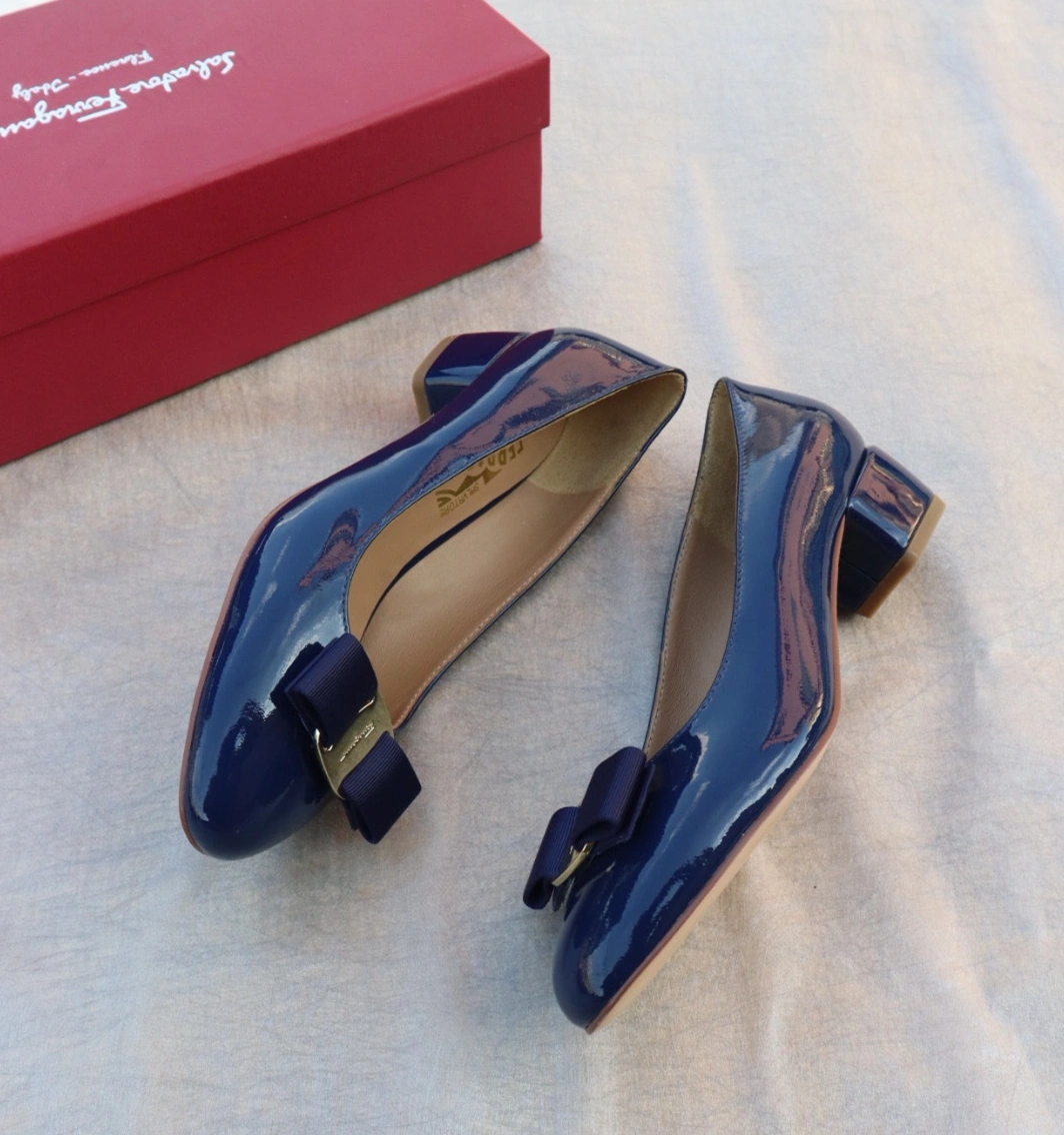 Trendsetting 305 Salvatore Ferragamo Flat Shoes For Women
