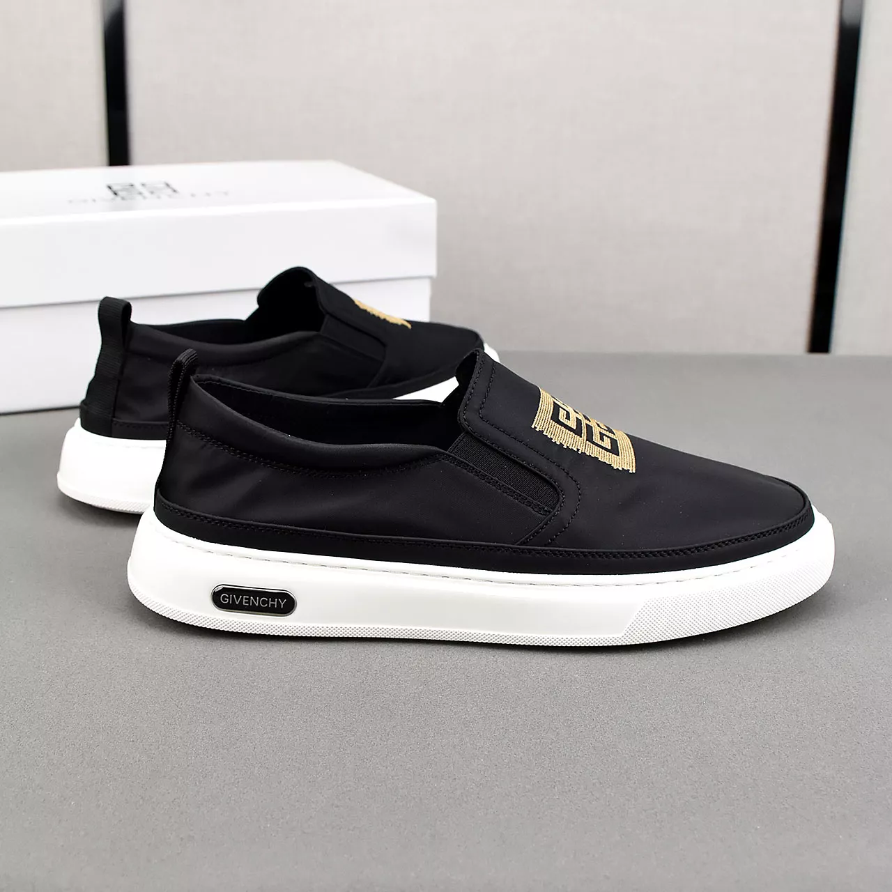 Trendsetting 3064 Givenchy Casual Shoes For Men
