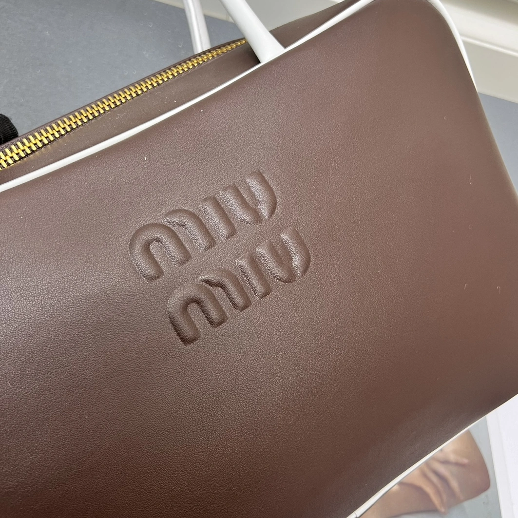 Trendsetting 3118 MIU MIU AAA Quality Handbags For Women
