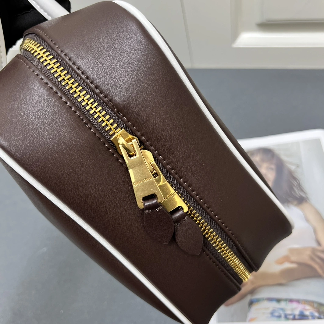 Trendsetting 3118 MIU MIU AAA Quality Handbags For Women