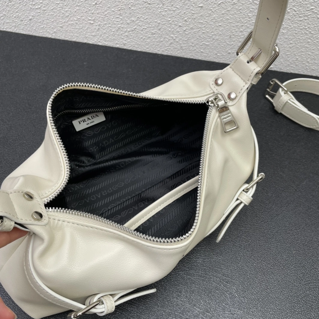Trendsetting 3131 Prada AAA Quality Shoulder Bags For Women