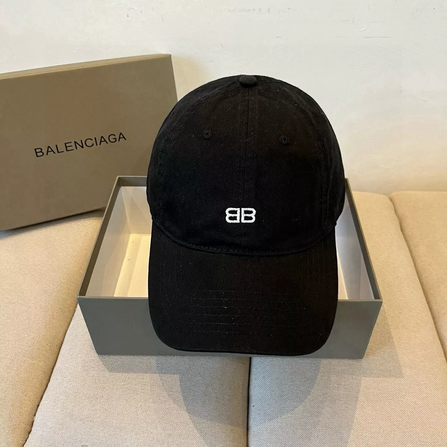Trendsetting 3145 Balenciaga Caps