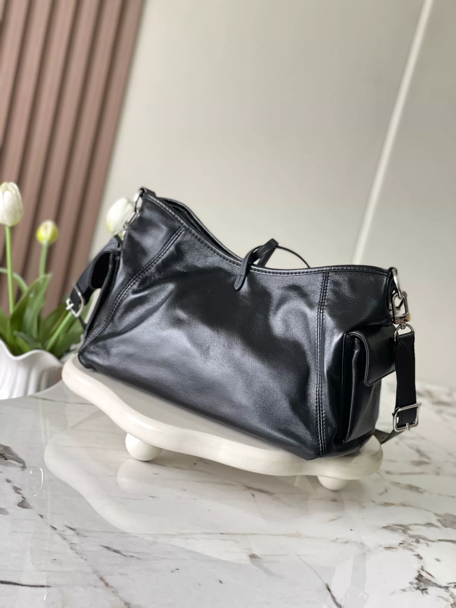 Trendsetting 3240 Louis Vuitton AAA Quality Messenger Bags For Women