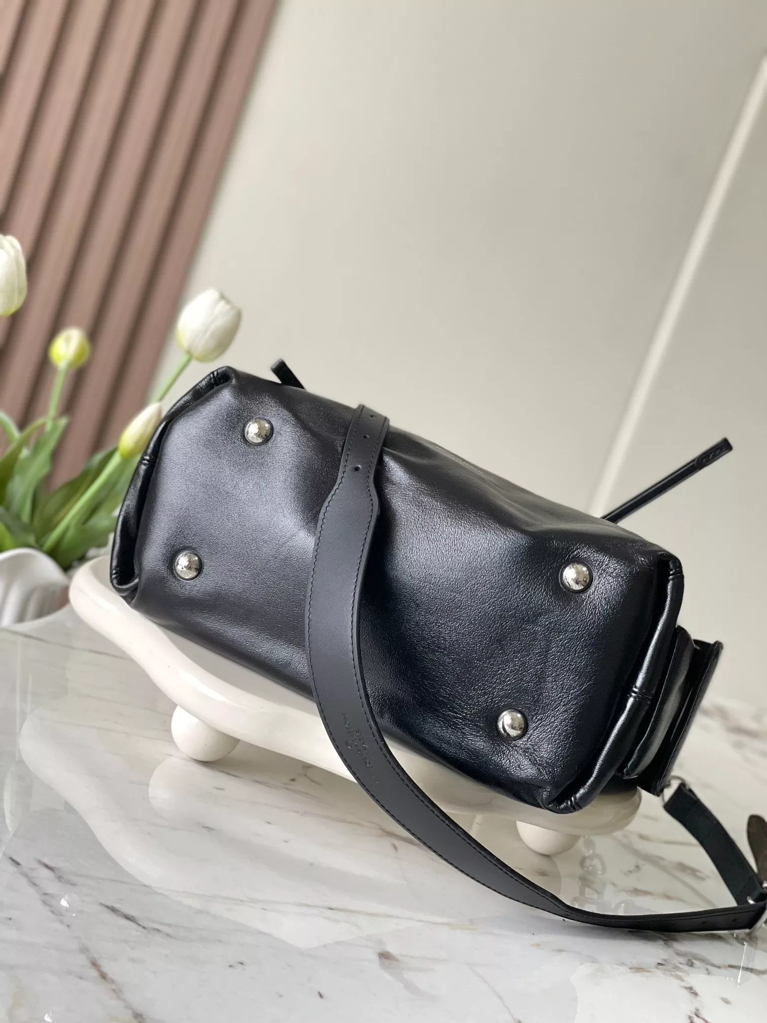 Trendsetting 3240 Louis Vuitton AAA Quality Messenger Bags For Women