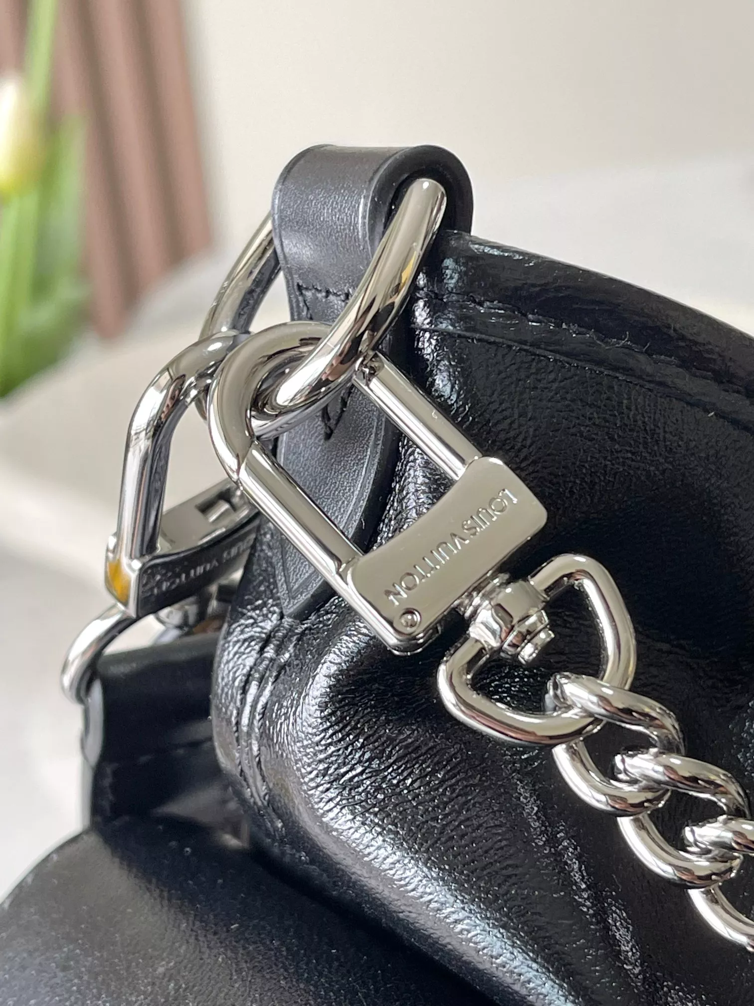 Trendsetting 3240 Louis Vuitton AAA Quality Messenger Bags For Women