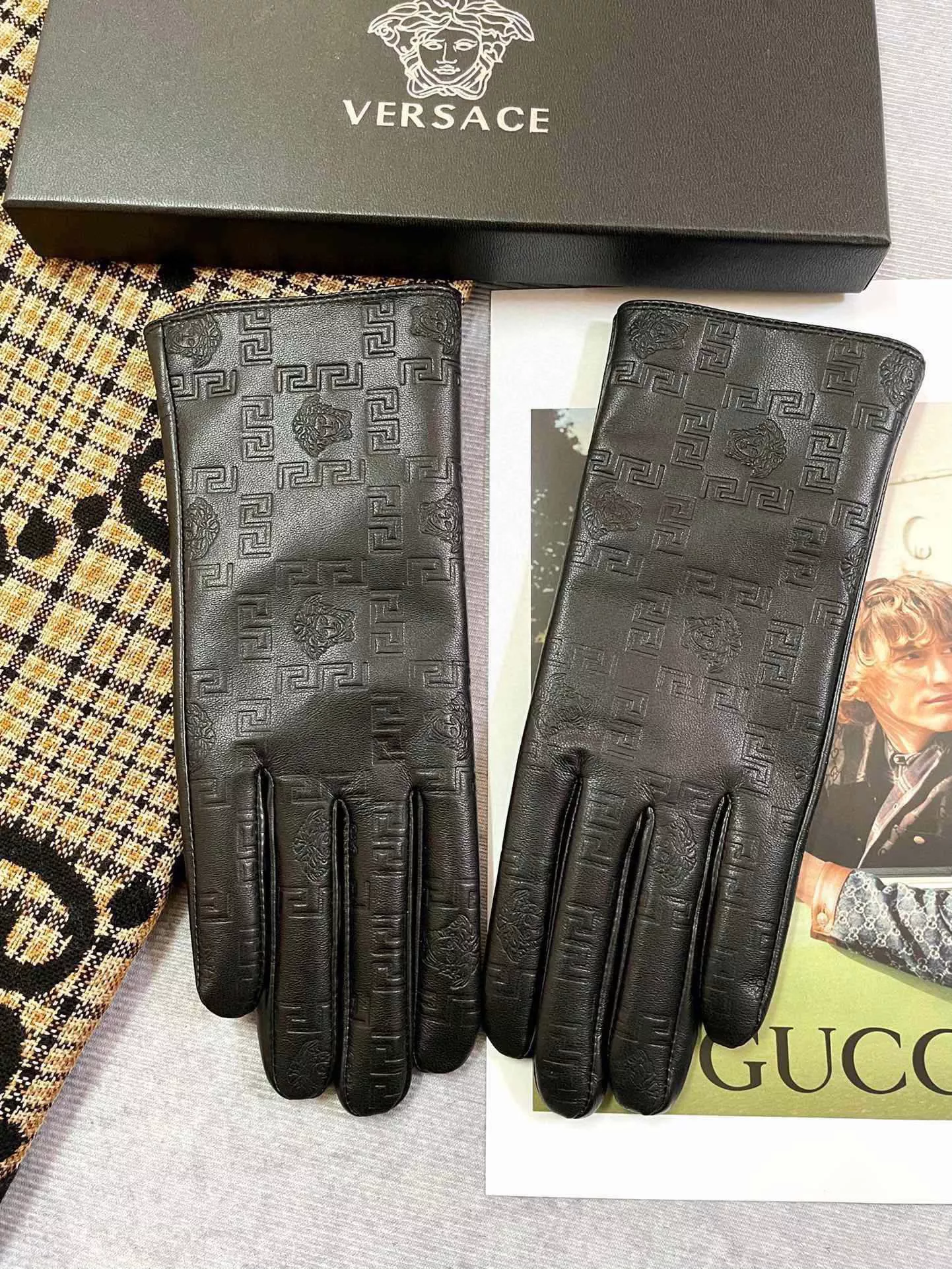 Trendsetting 3269 Versace Gloves For Women
