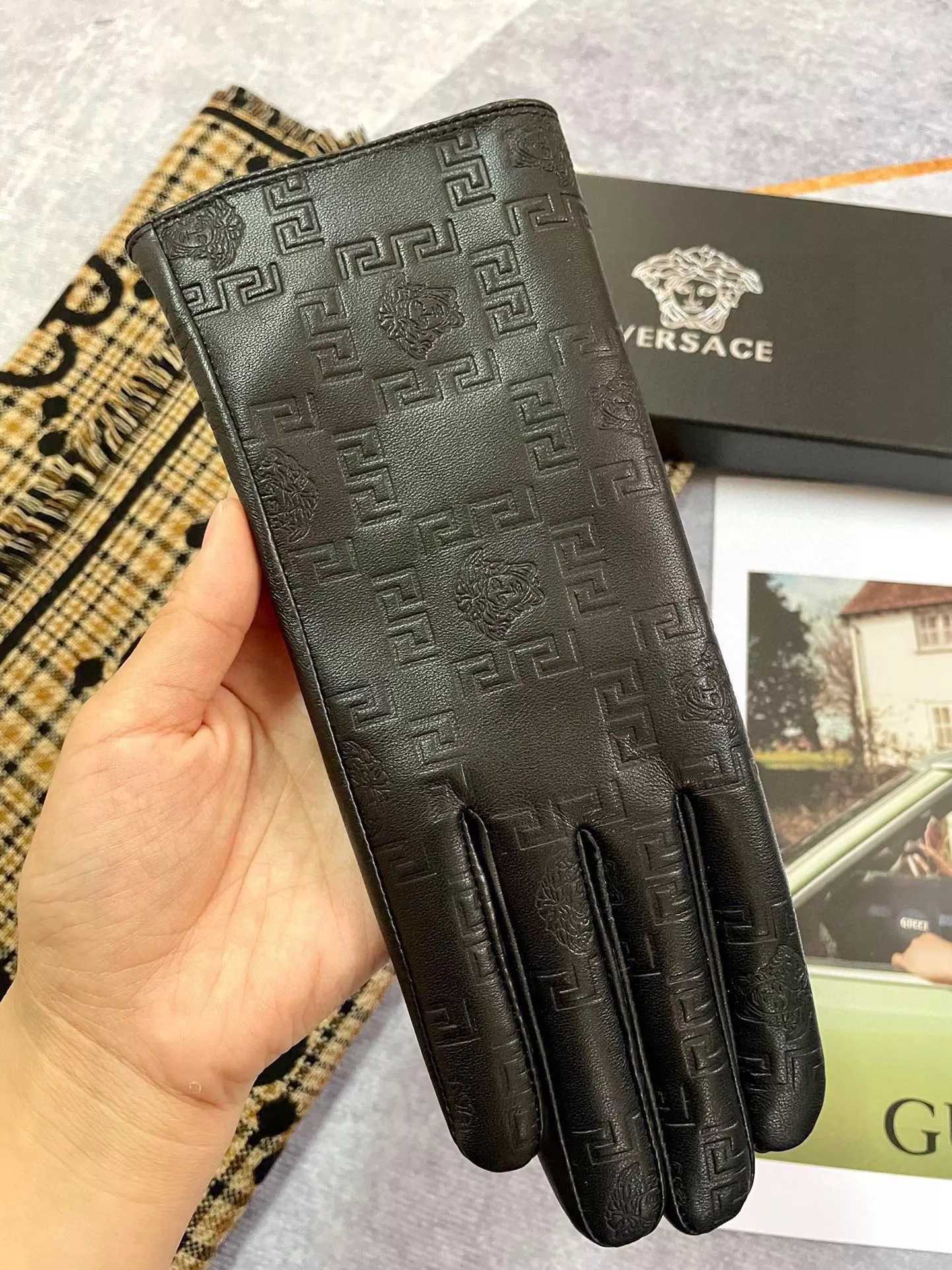 Trendsetting 3269 Versace Gloves For Women