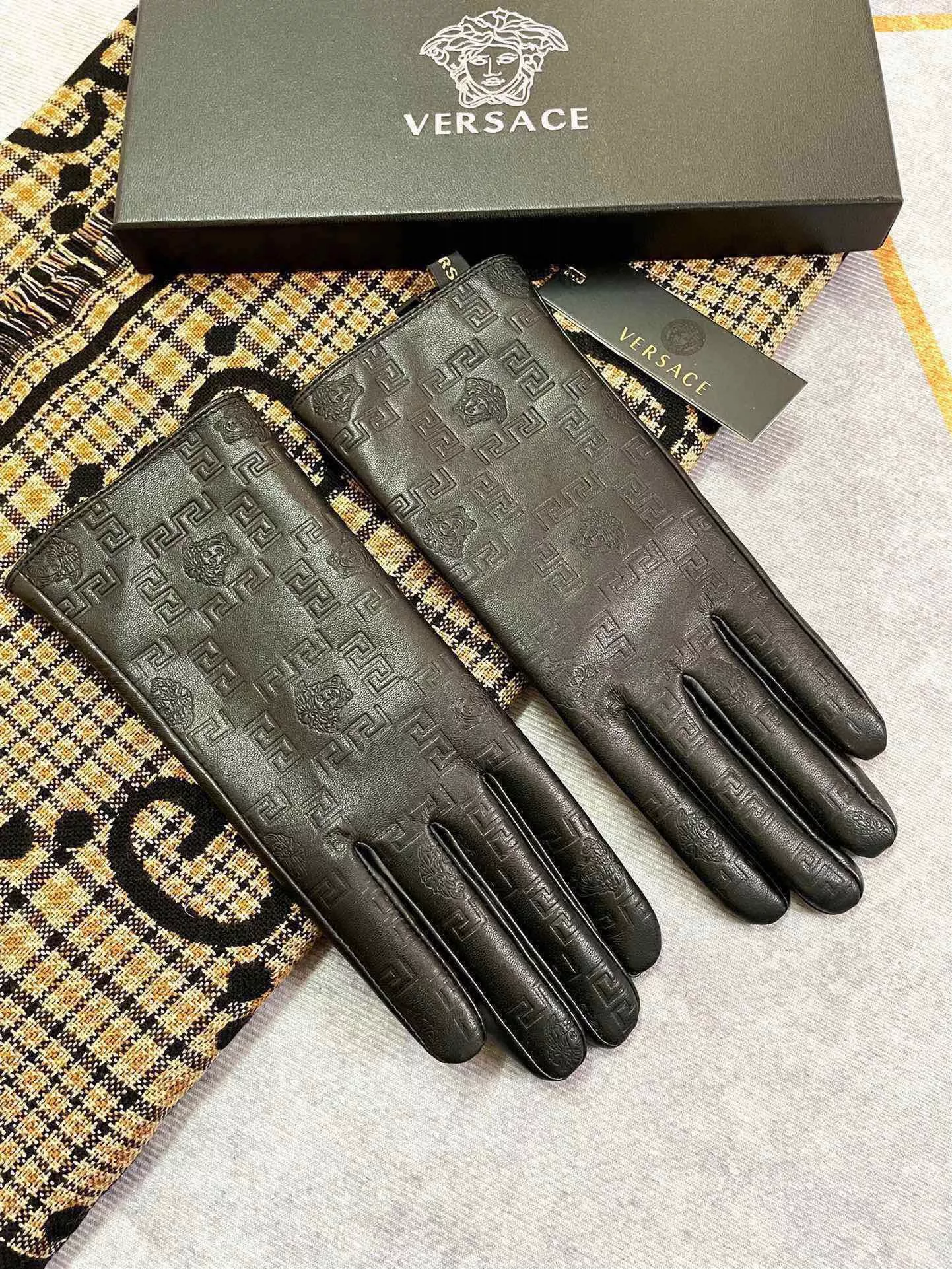Trendsetting 3269 Versace Gloves For Women