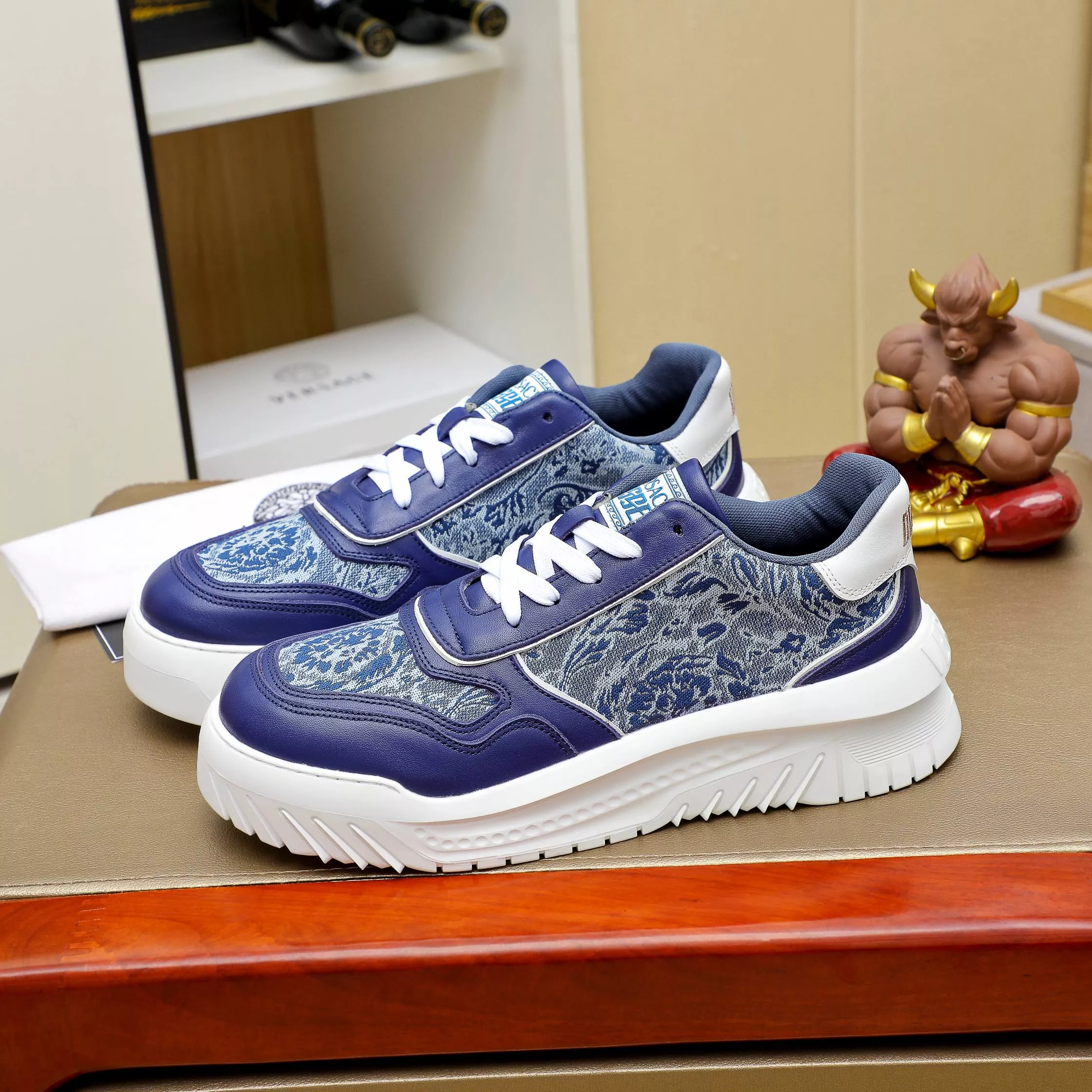 Trendsetting 3286 Versace Casual Shoes For Men