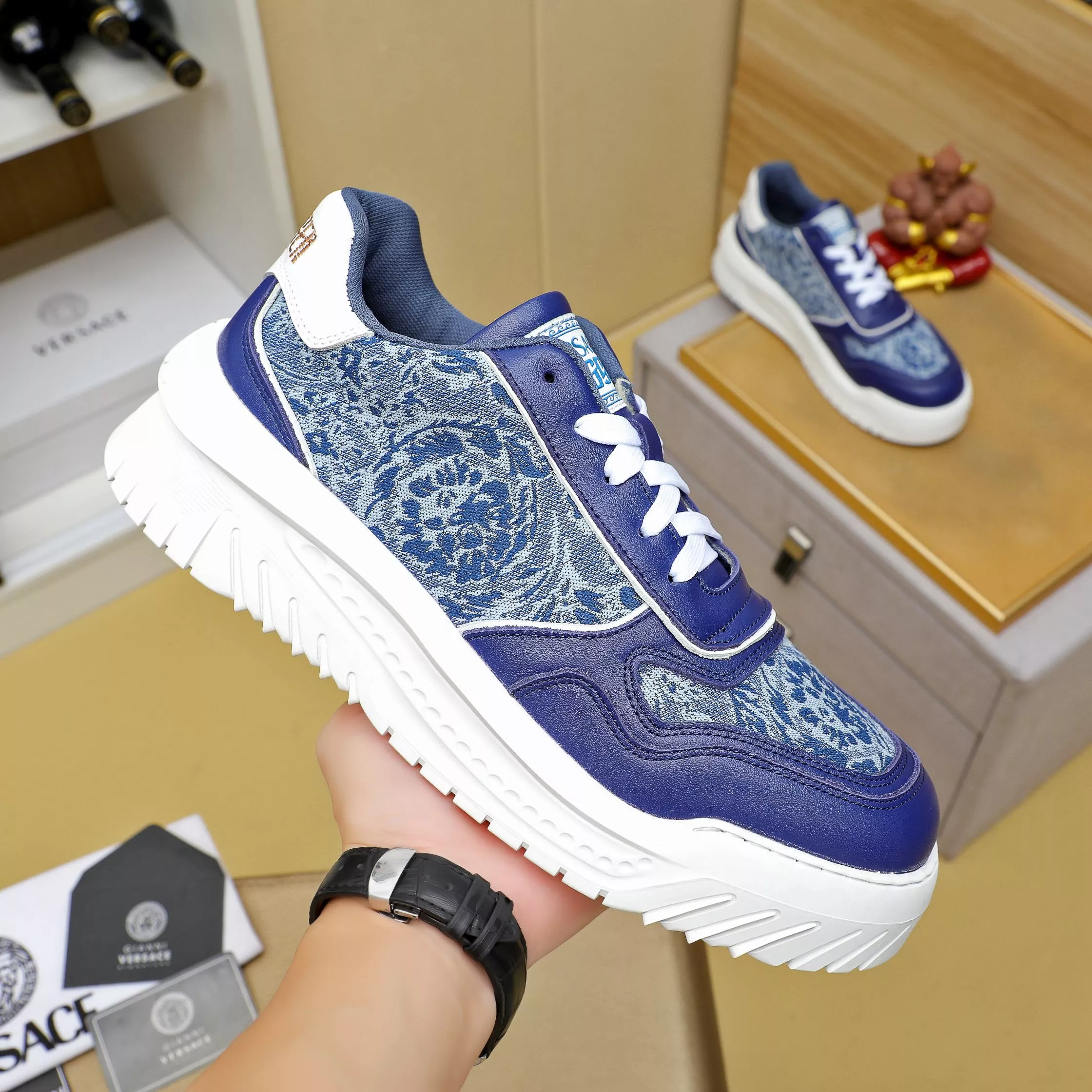 Trendsetting 3286 Versace Casual Shoes For Men