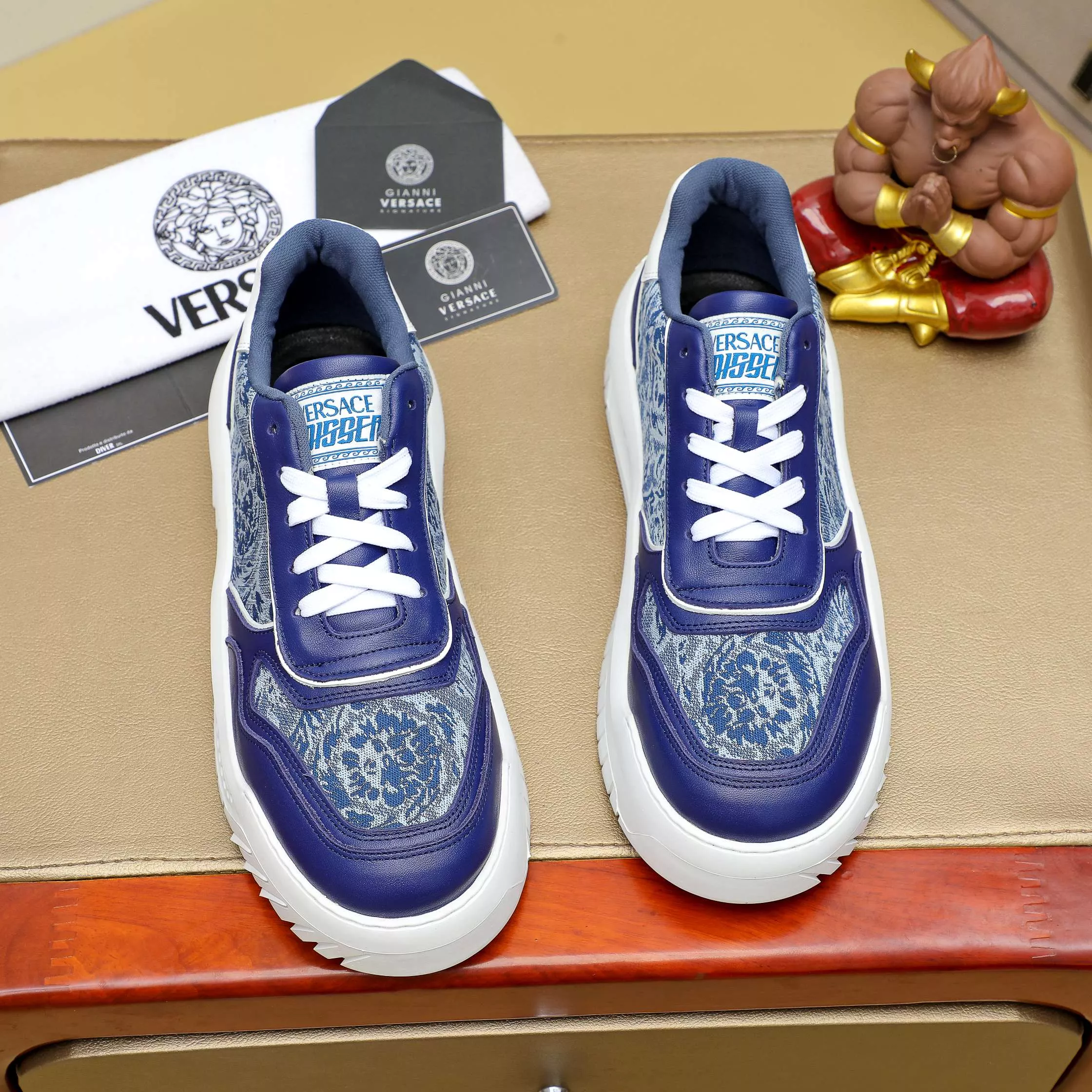 Trendsetting 3286 Versace Casual Shoes For Men