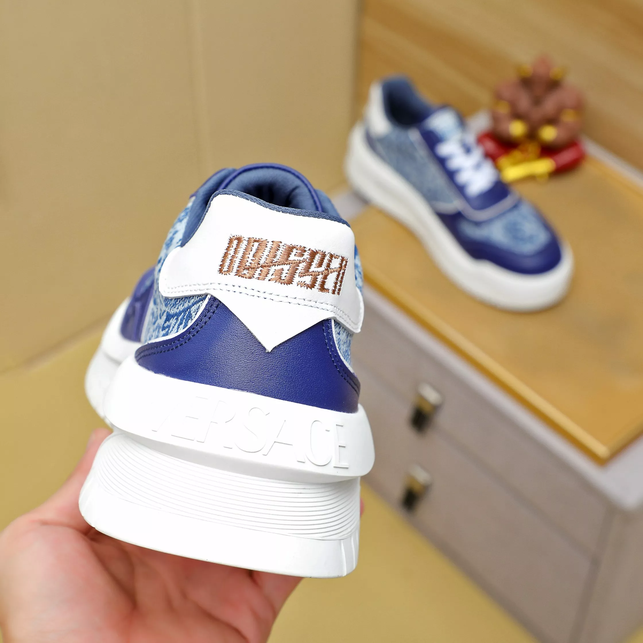 Trendsetting 3286 Versace Casual Shoes For Men