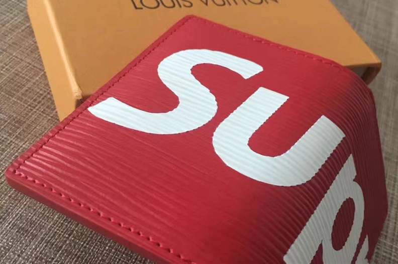 Trendsetting 333 Louis Vuitton LV Passport Bags