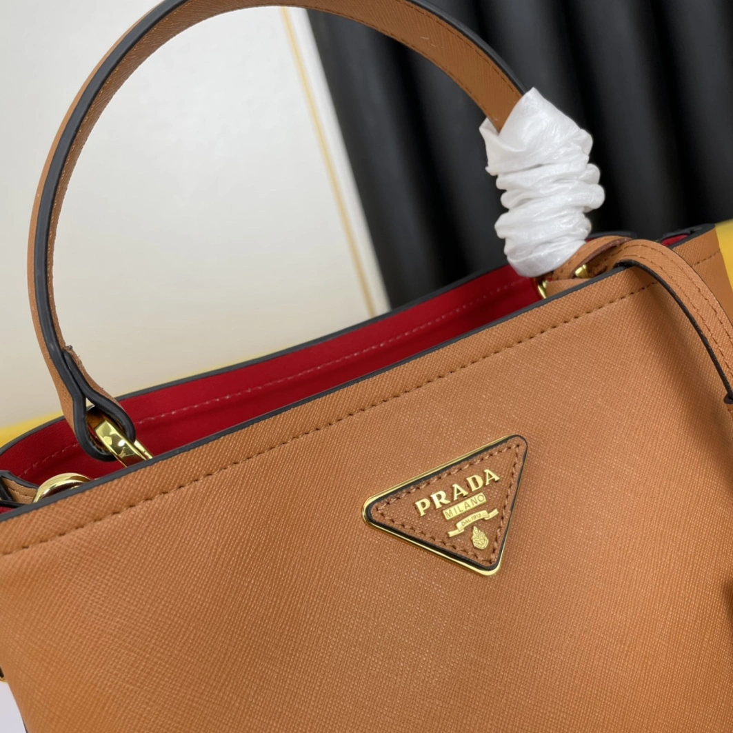 Trendsetting 3468 Prada AAA Quality Handbags For Women