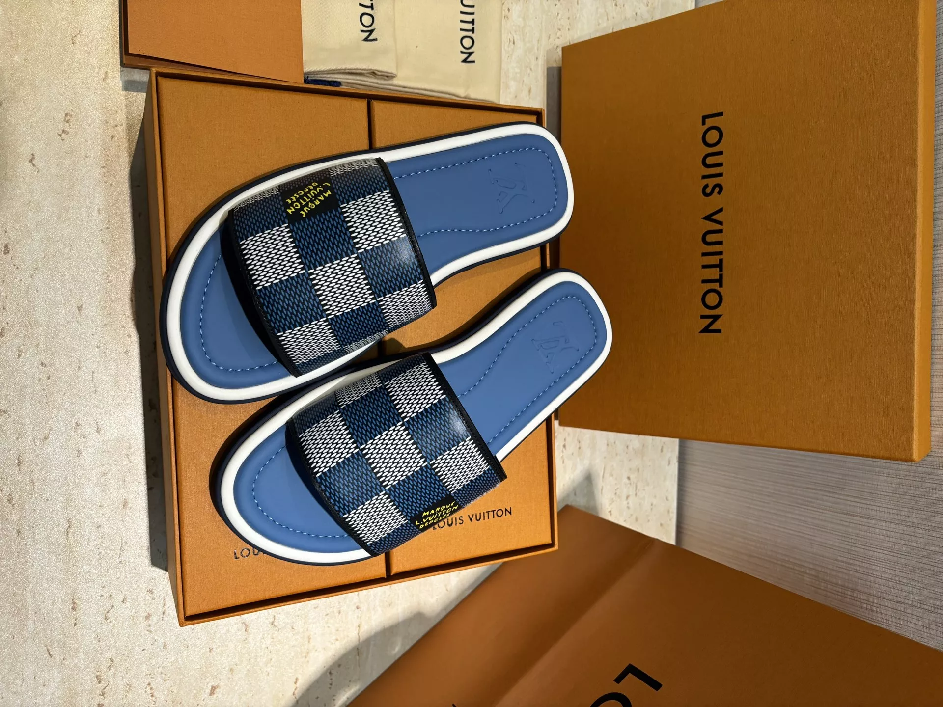 Trendsetting 3519 Louis Vuitton Slippers For Men