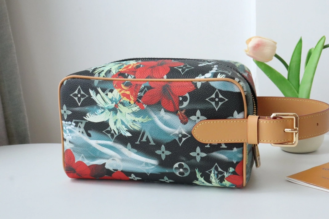 Trendsetting 3606 Louis Vuitton AAA Quality Handbags For Women