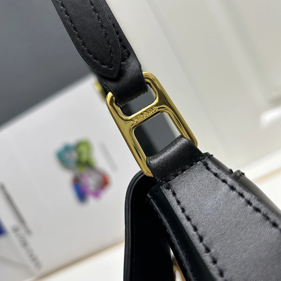 Trendsetting 3722 Prada AAA Quality Shoulder Bags For Women