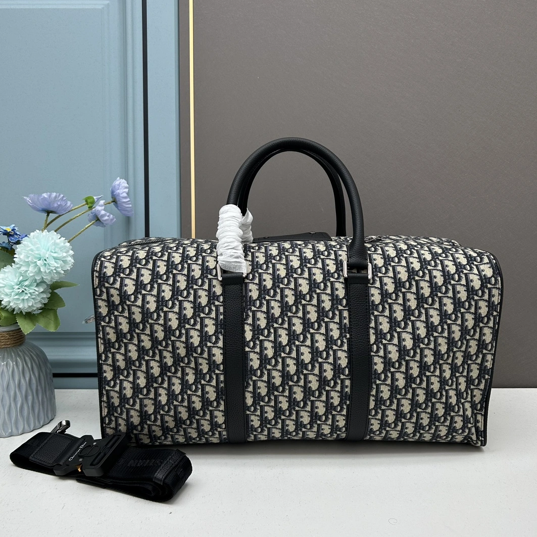 Trendsetting 3796 Christian Dior Travel Bags For Unisex