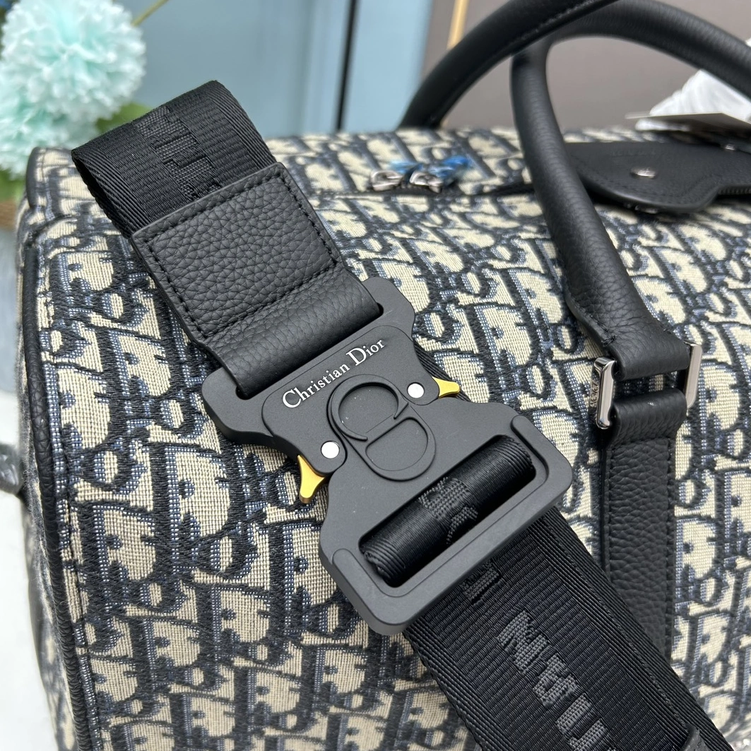 Trendsetting 3796 Christian Dior Travel Bags For Unisex