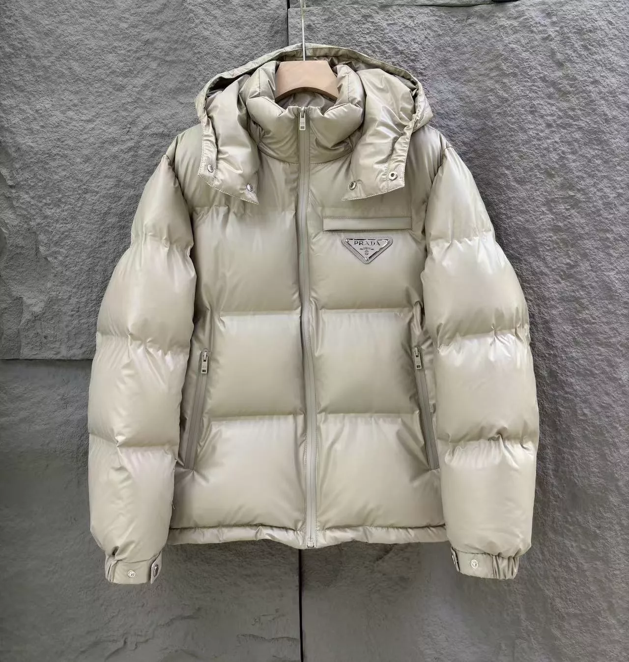 Trendsetting 3860 Prada Down Feather Coat Long Sleeved For Men