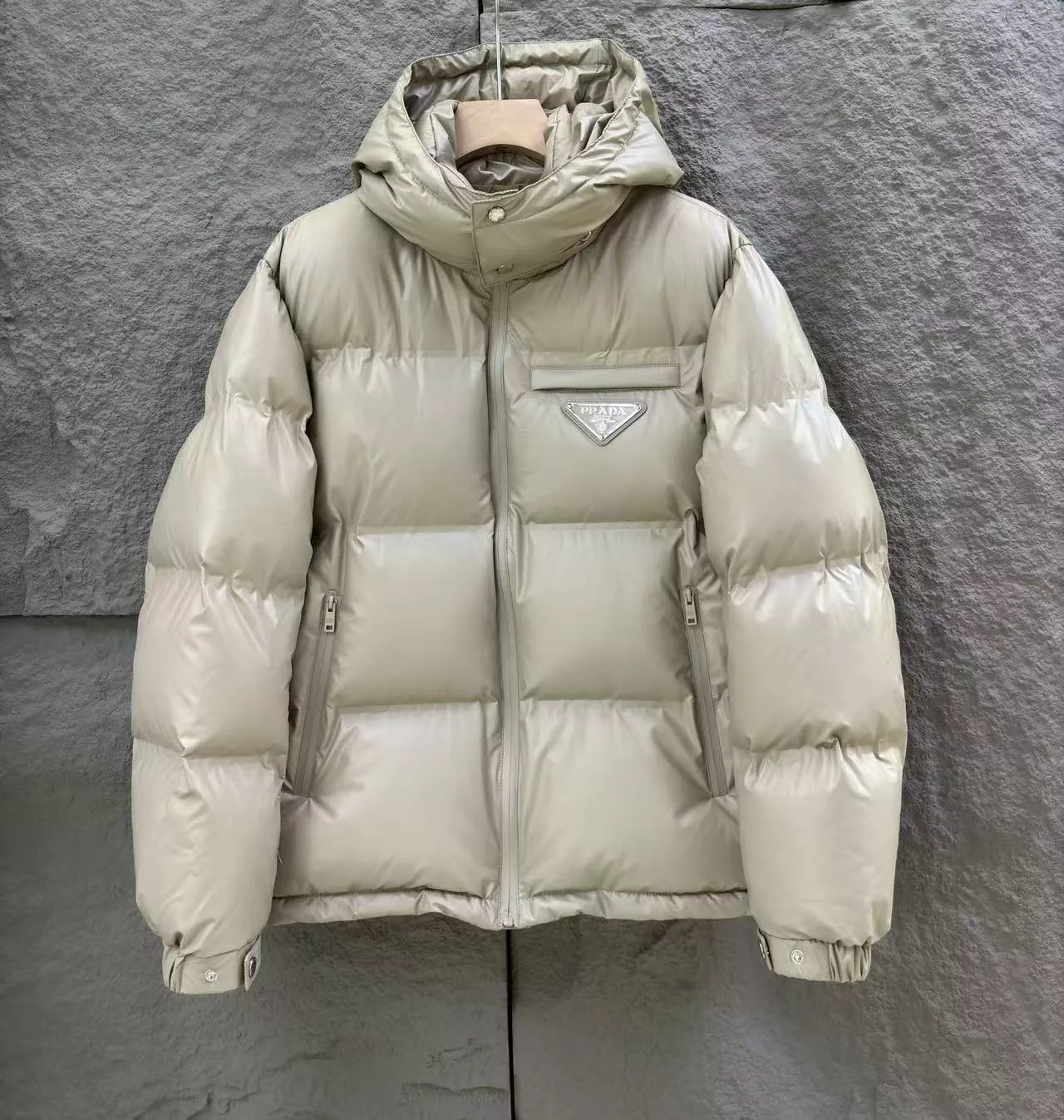 Trendsetting 3860 Prada Down Feather Coat Long Sleeved For Men