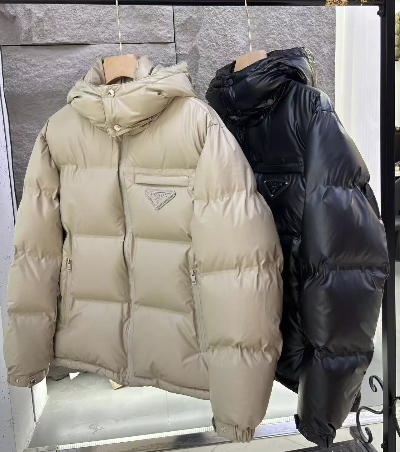 Trendsetting 3860 Prada Down Feather Coat Long Sleeved For Men