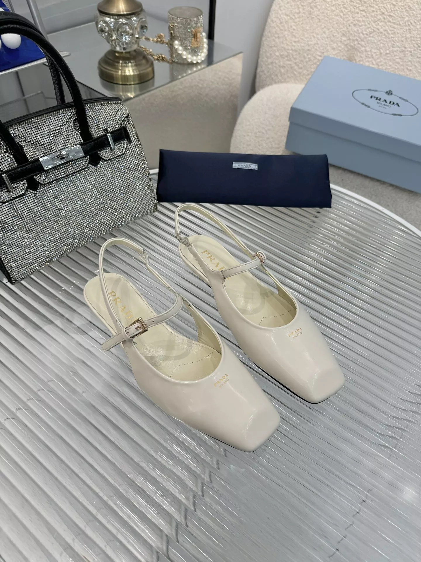 Trendsetting 3918 Prada Sandal For Women