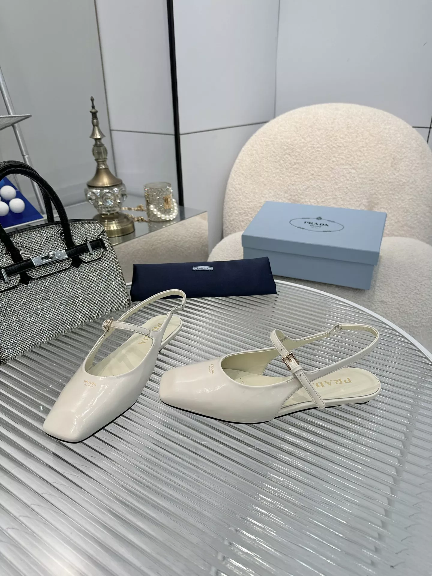 Trendsetting 3918 Prada Sandal For Women