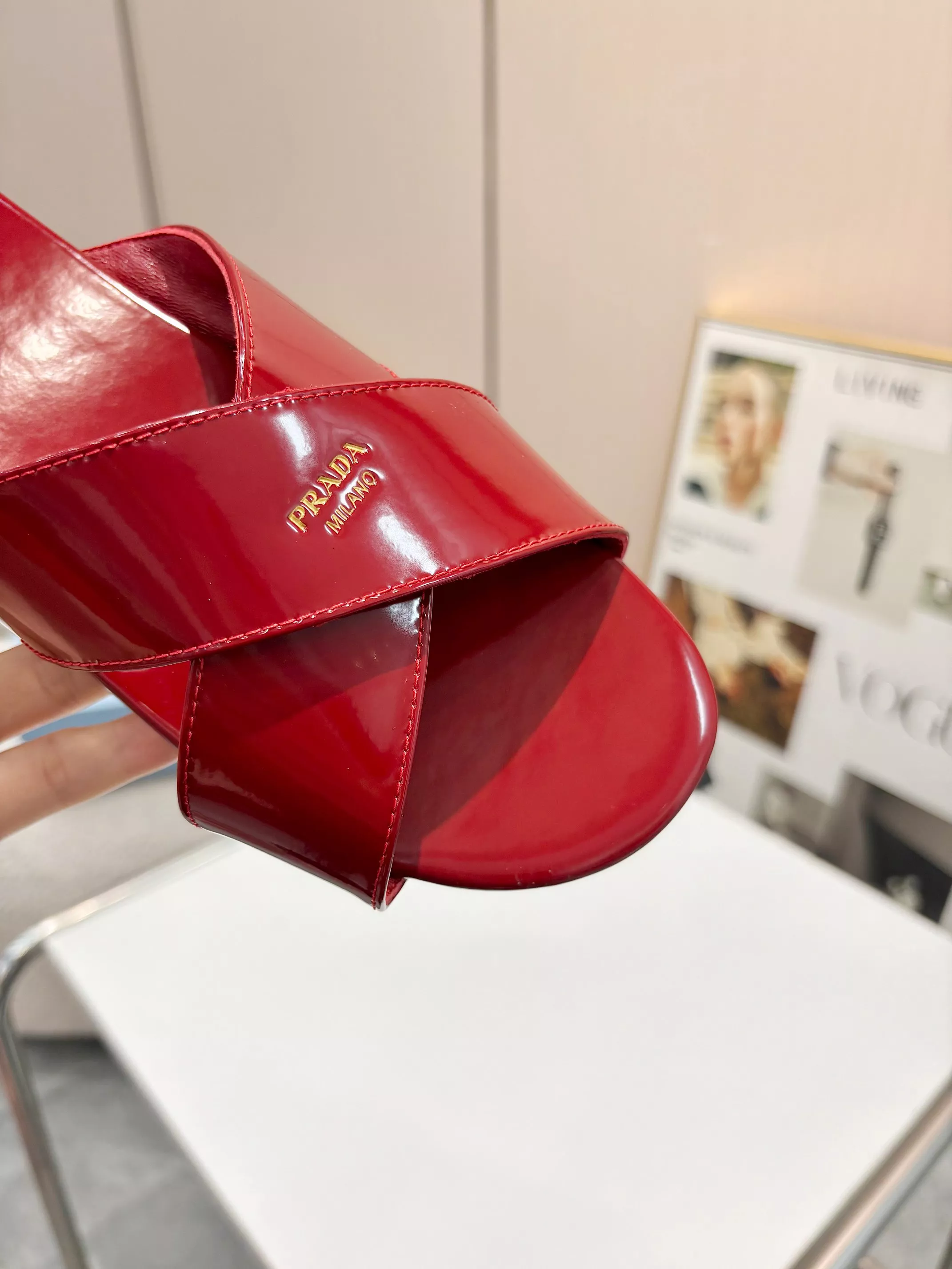 Trendsetting 4002 Prada Slippers For Women