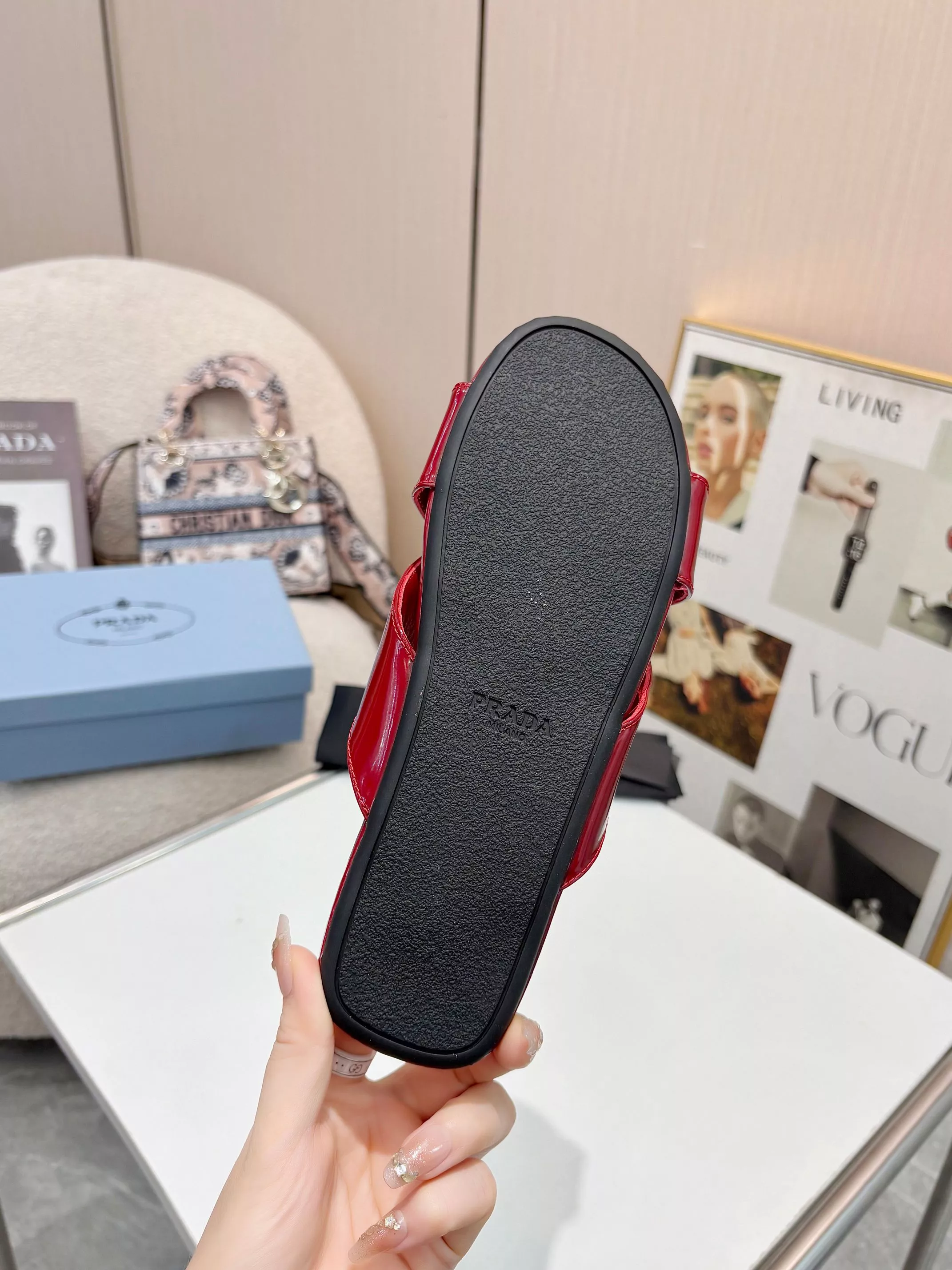 Trendsetting 4002 Prada Slippers For Women
