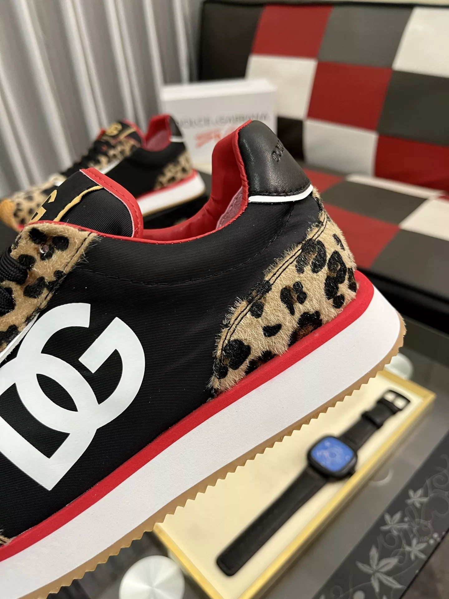 Trendsetting 4032 Dolce & Gabbana D&G Casual Shoes For Men