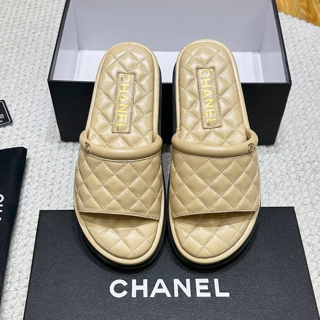 Trendsetting 4168 Chanel Slippers For Women