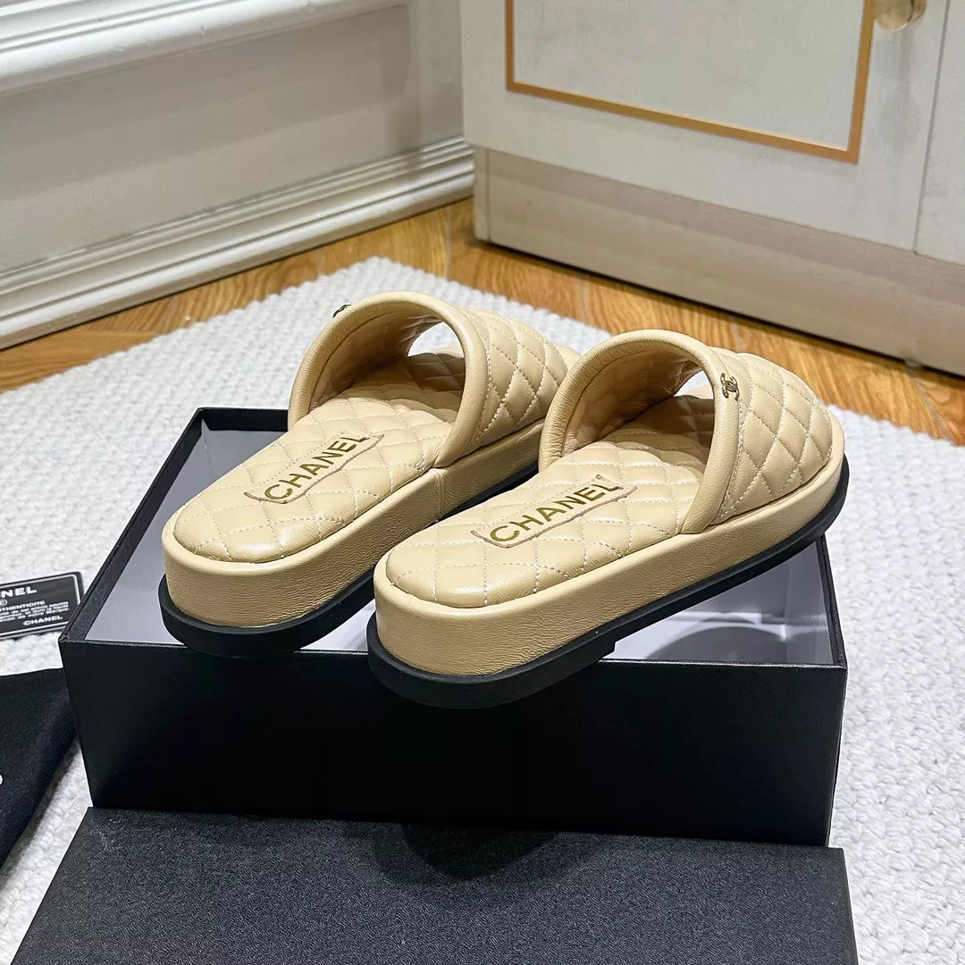 Trendsetting 4168 Chanel Slippers For Women