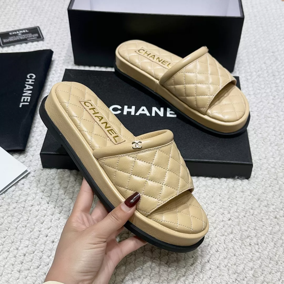 Trendsetting 4168 Chanel Slippers For Women