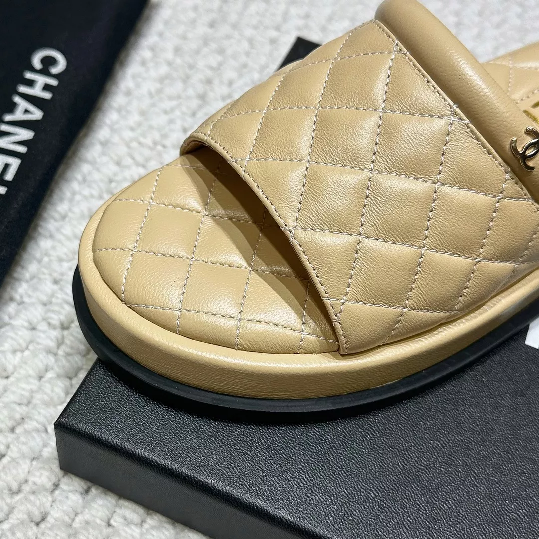 Trendsetting 4168 Chanel Slippers For Women