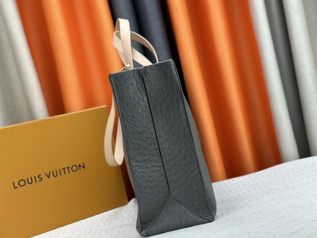 Trendsetting 4242 Louis Vuitton AAA Quality Handbags For Women