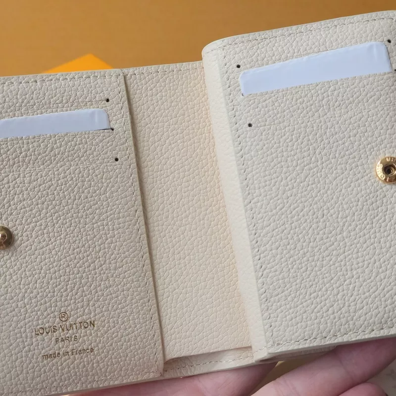 Trendsetting 4253 Louis Vuitton AAA Quality Card Case