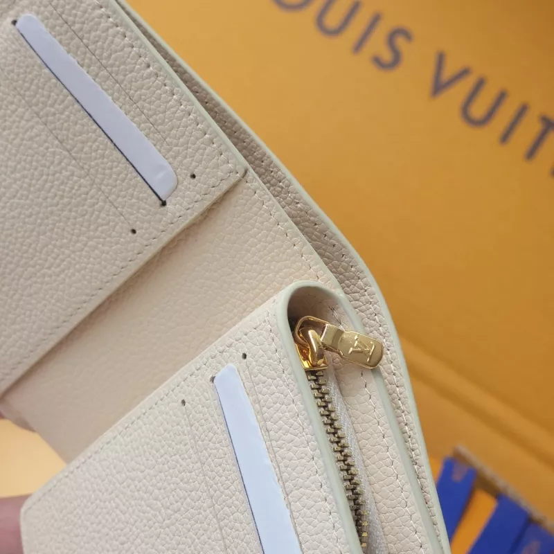 Trendsetting 4253 Louis Vuitton AAA Quality Card Case